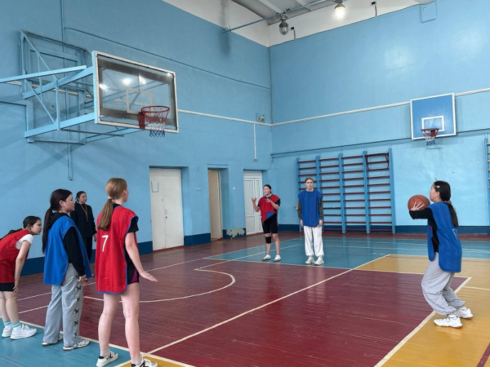 Соревнования по баскетболу на 1 курсе 0