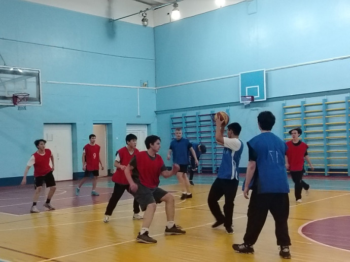 Соревнования по баскетболу на 1 курсе 9